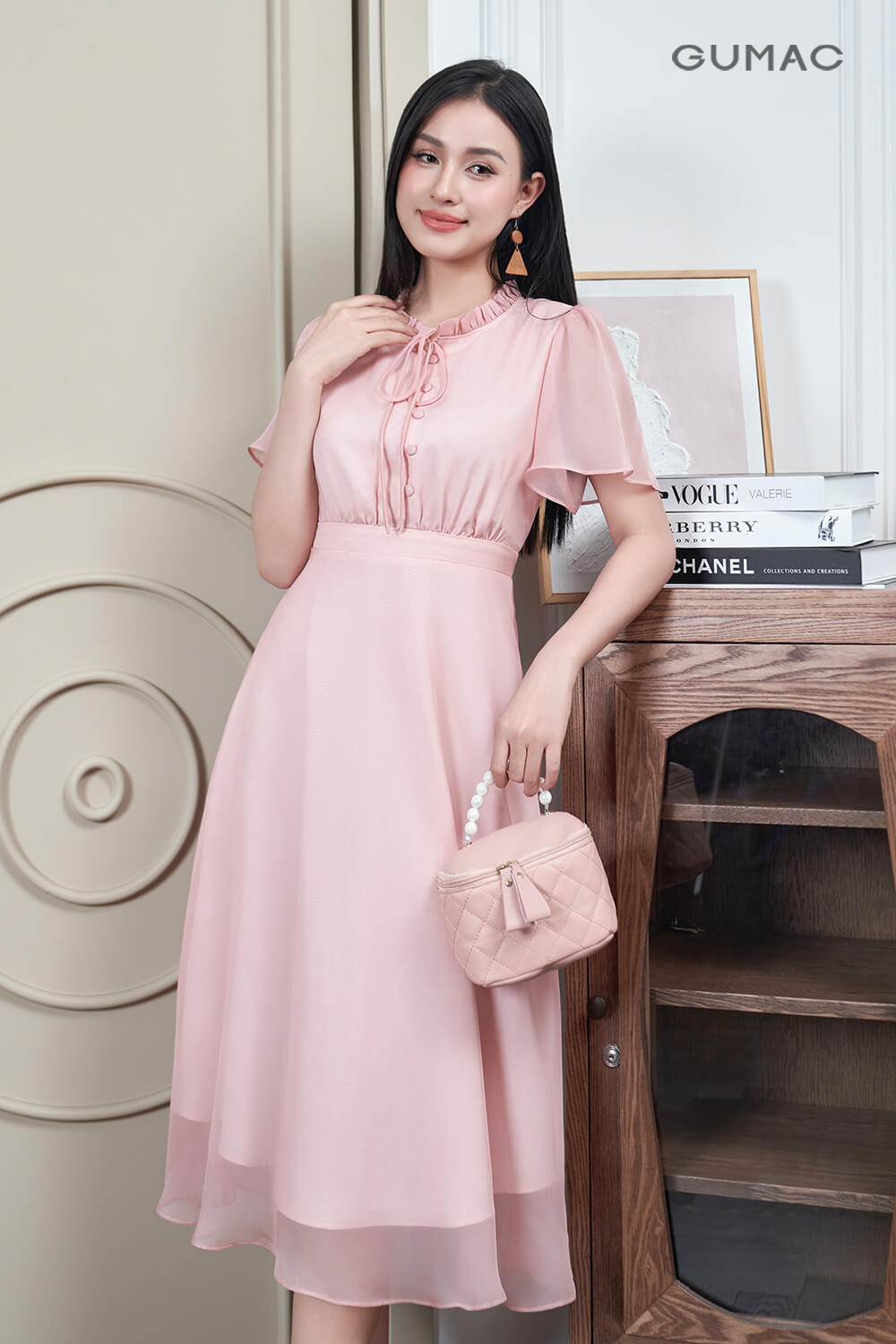 Đầm tay loe cổ bèo